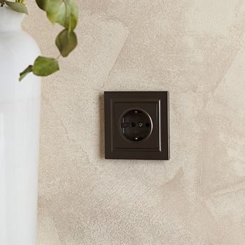 электроустановочные изделия IEK серии Brite - пример установки