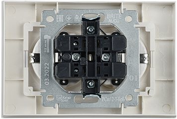 розетка 2-местная IEK РСш12-3-БрБ Brite - вид с тыльной стороны