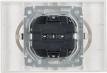 розетка 2-местная IEK РС12-3-БрЖ Brite - вид с тыльной стороны