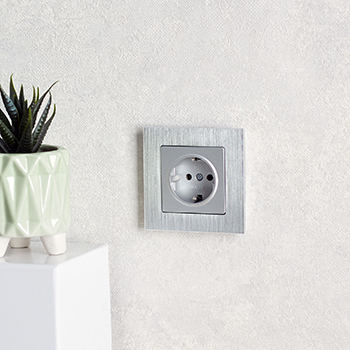 электроустановочные изделия IEK серии Brite - пример установки