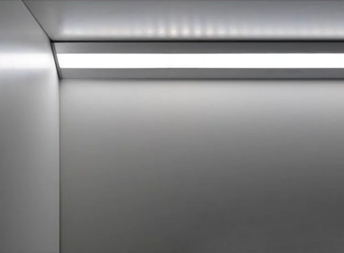 Профиль с экраном угловой 23,5*11*2000мм Gauss крепеж+заглушки