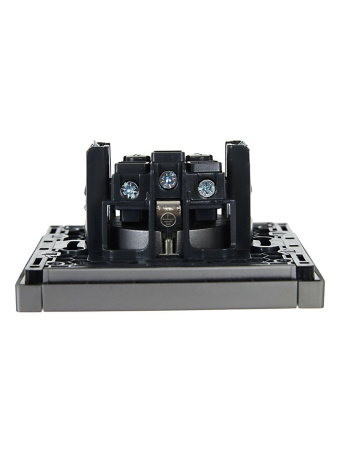 Фортепиано сталь розетка скрытая 1-мест заземление шторки IP20 