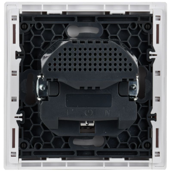 Фортепиано белый розетка скрытая 1-мест заземление шторки USB IP20 