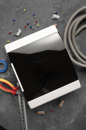 Бокс 24мод встраиваемый  белый черная прозрачная дверь IP41 SlimBox EKF